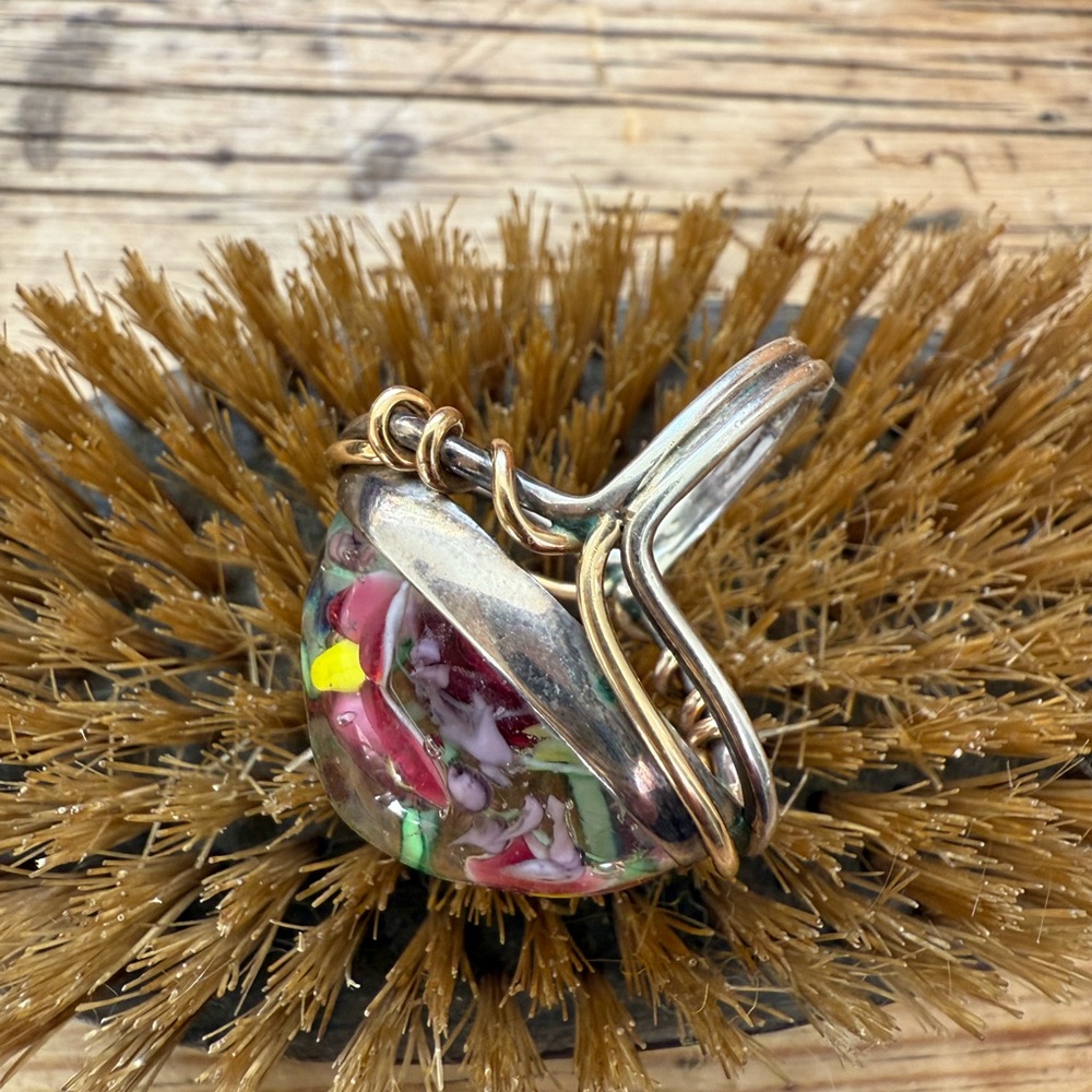 🌈HOST PICK🌈NWOT Artisan Lampwork Floral Silver Gold Ring Floral Glass Ring - Picture 4 of 16